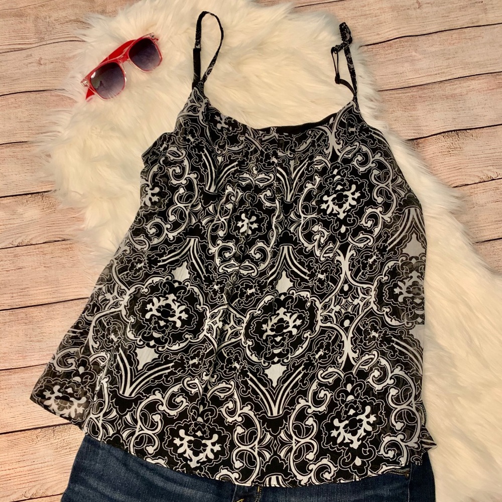Beautiful New York & Co black and white tank top